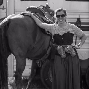 Meet your Posher, Anjellica